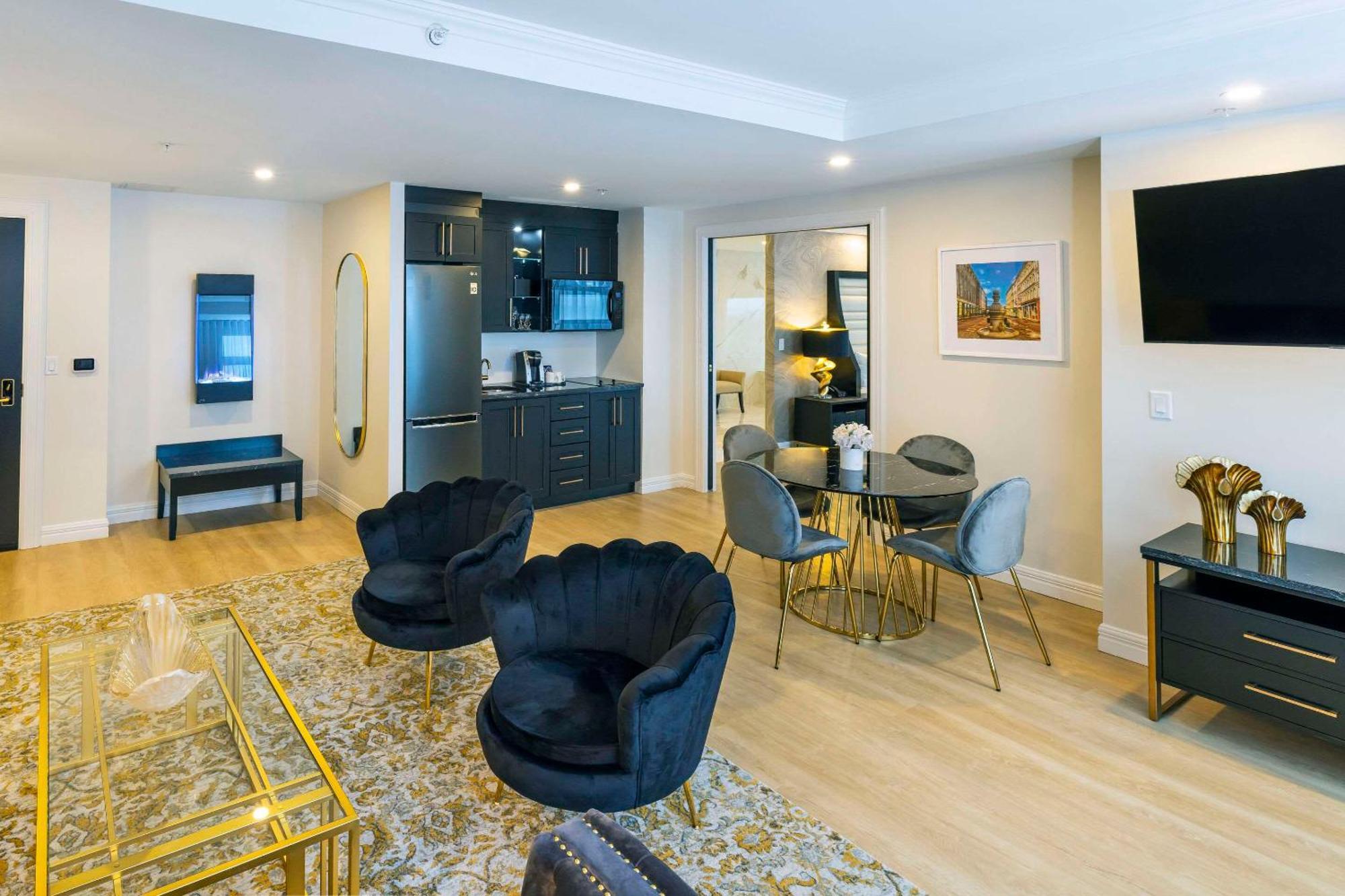 Halifax Tower & Conference Centre, Ascend Collection Hotel 5*