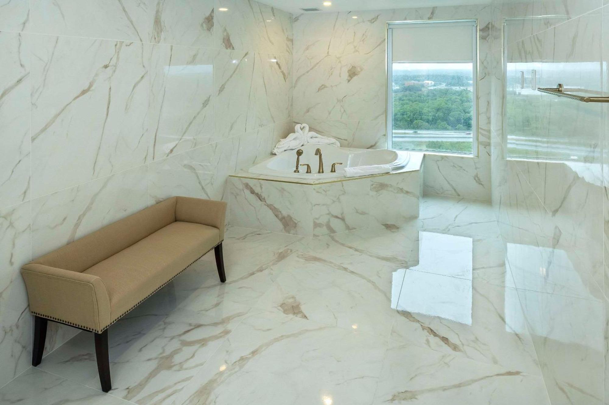 Halifax Tower & Conference Centre, Ascend Collection Hotel 5*