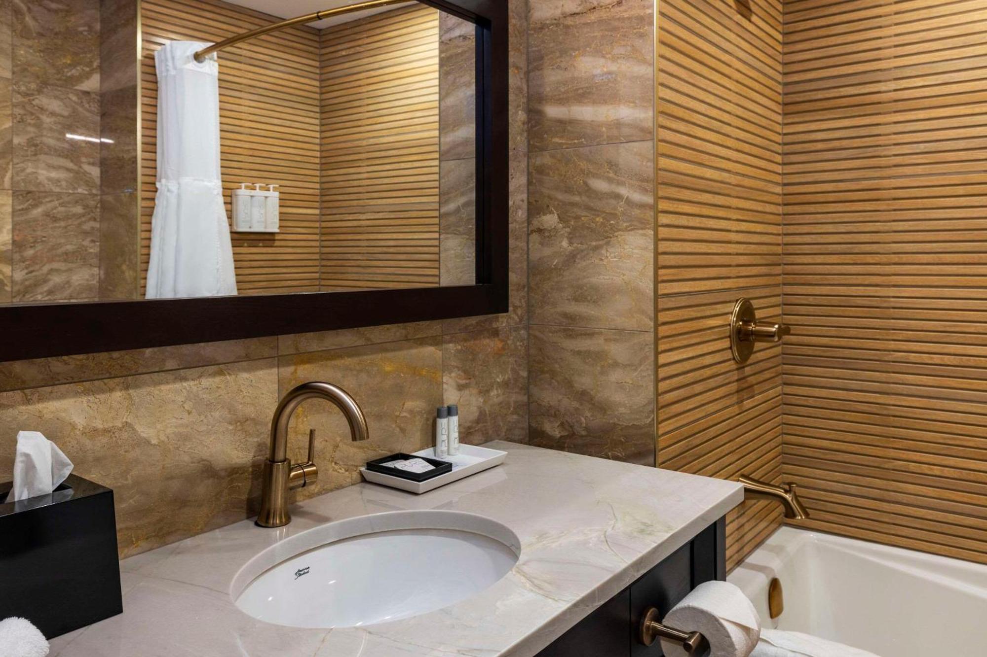 Tower & Conference Centre, Ascend Collection Hotel